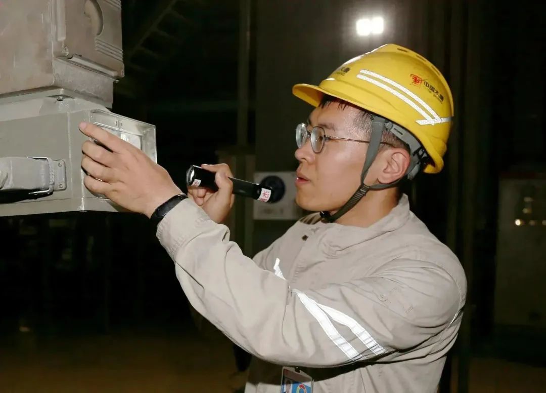 304Ψһ̲繫˾ϿִѲ졢밲ƾ֤Ѳ辶װȫѲ쳣ʵʱóͷȷʵմ󸺺ʱ⶯̬.jpg