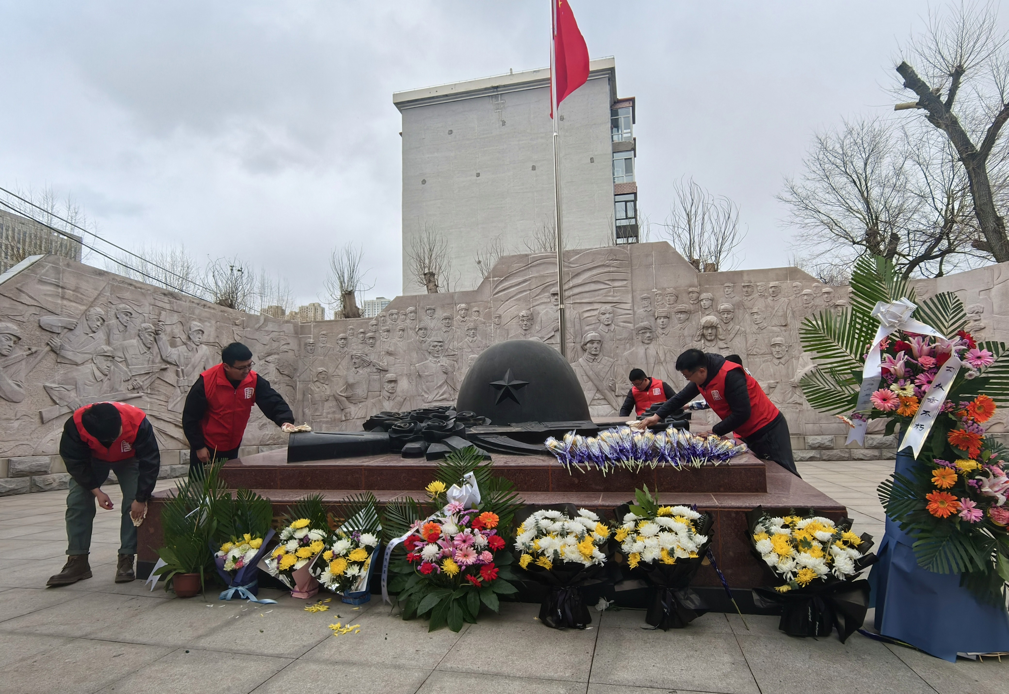 1712036522378035380.jpg 凝心铸魂 传承红色精神 (2)_副本.jpg