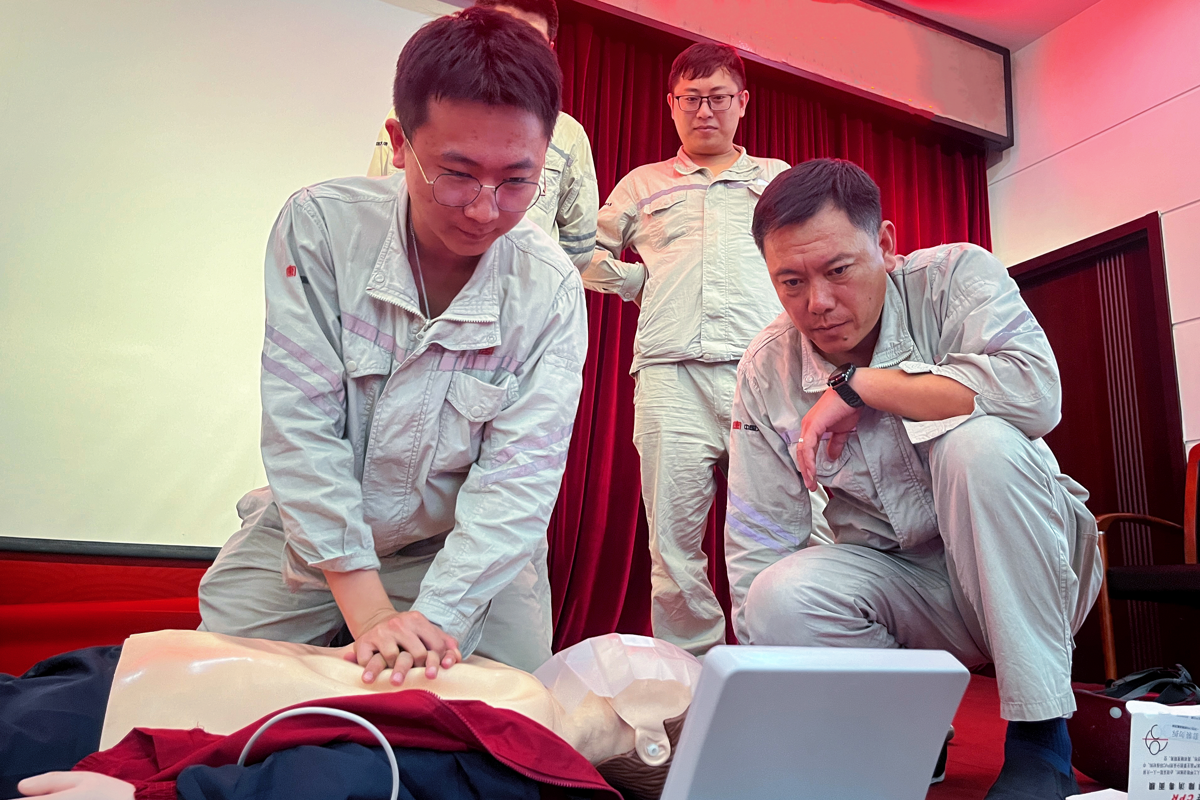 【现场风范】丰润热电公司：“黄金四分钟”应急演练开课啦！ (1).jpg